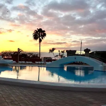 Nice Apartment,Wifi Free En Area Common,Terrace,View,Beach, Tenerife South Lägenhet *
